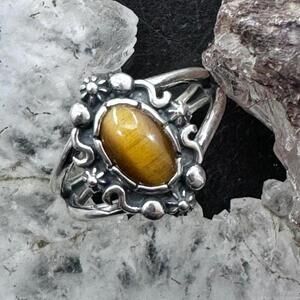 Carolyn Pollack Sterling Silver Oval Tiger's Eye Decorated Split Shank Ring